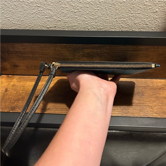 ❤️ Coach Teal and Black Checkered Wristlet - Picture 6 of 8